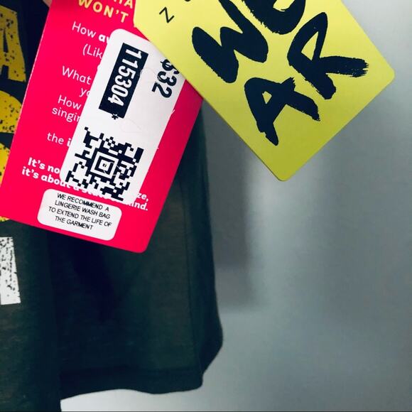 Zumba Dance Women's XL  'Love Over Likes' Open Back Workout Tank Top Green - Picture 6 of 9